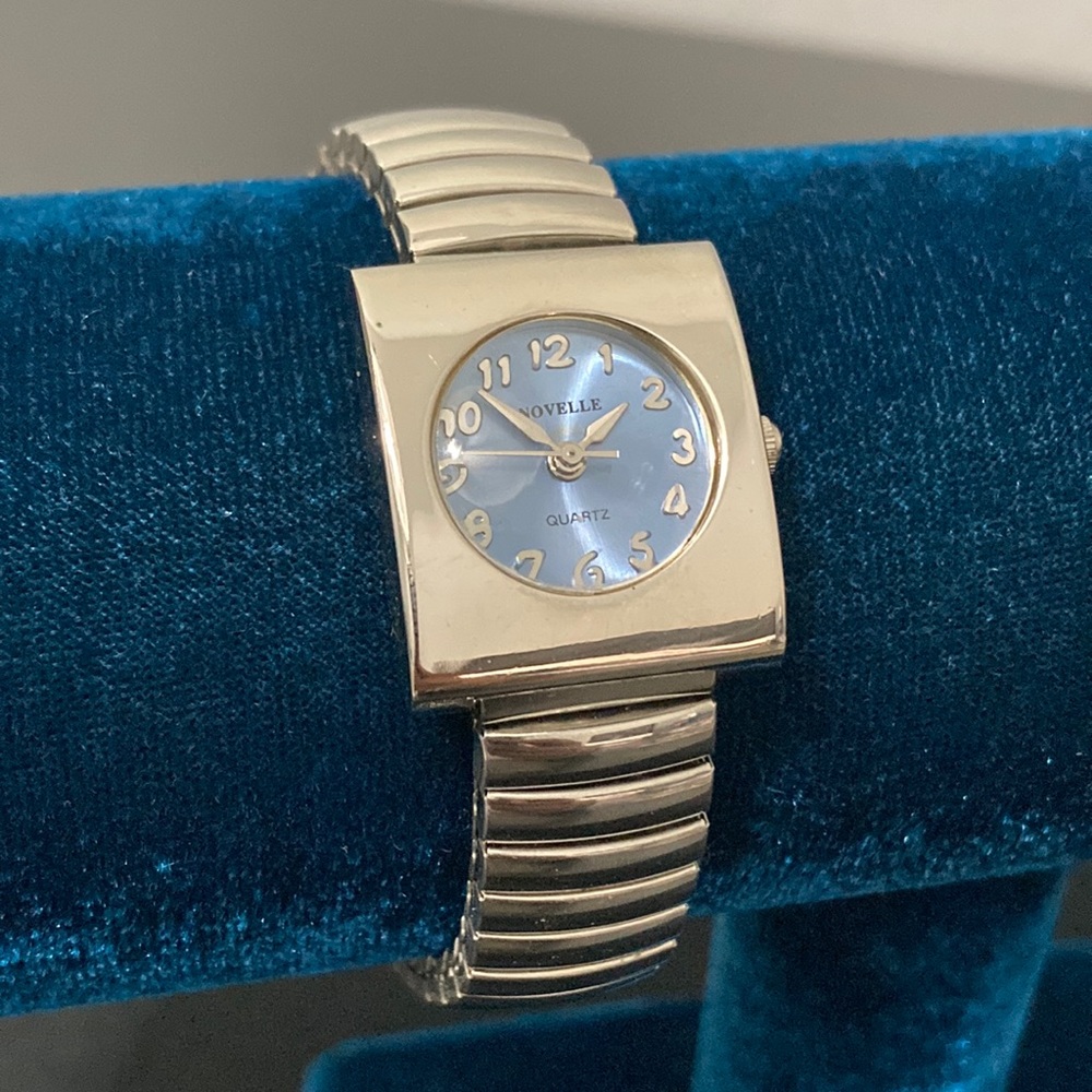 Vintage Novelle
